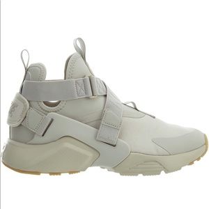hi top huaraches